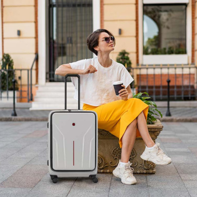 Валіза Wenger Amplix Hardside Carry-On, мала, з відсіком для н/б 16 Валіза Wenger Amplix Hardside Carry-On, мала, з відсіком для н/б 16