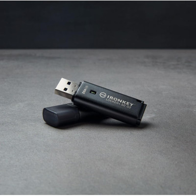 Накопичувач Kingston   64GB USB 3.2 Type-A Gen1 IronKey Locker+ 50 G2