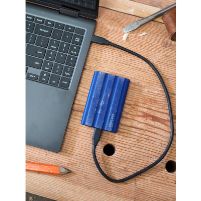 Портативний SSD Samsung 2TB USB 3.2 Gen 2 Type-C T7 Shield