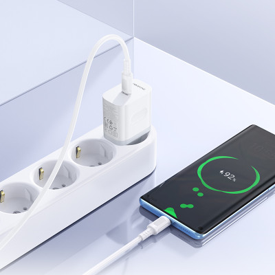 Мережевий зарядний пристрій з кабелем BOROFONE BA99A Breeze single port PD20W charger set(C to C) White Мережевий зарядний пристрій з кабелем BOROFONE BA99A Breeze single port PD20W charger set(C to C) White