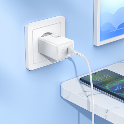 Мережевий зарядний пристрій HOCO N70 Nuevo single port PD30W charger set(C to C) White Мережевий зарядний пристрій HOCO N70 Nuevo single port PD30W charger set(C to C) White