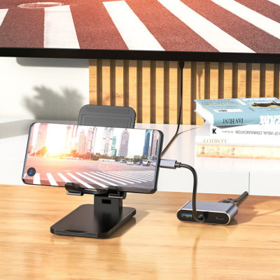 USB-хаб HOCO HB30 Eco Type-C multi-function converter(HDTV+VGA+USB3.0+PD) Metal Gray USB-хаб HOCO HB30 Eco Type-C multi-function converter(HDTV+VGA+USB3.0+PD) Metal Gray