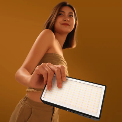 Відеосвітло Ulanzi LM-P40RGB Portable Video Light 40W RGB Відеосвітло Ulanzi LM-P40RGB Portable Video Light 40W RGB