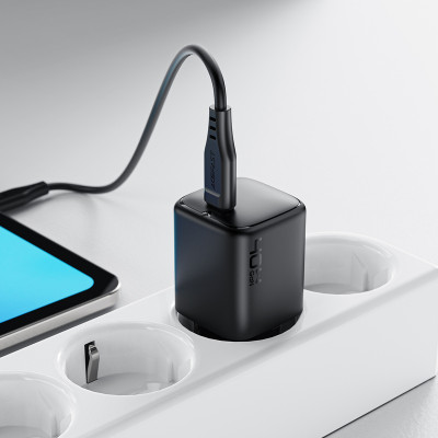 Мережевий зарядний пристрій ACEFAST A136 PD40W mini GaN USB-C fast charger Black
