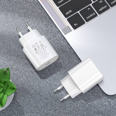 Мережевий зарядний пристрій з кабелем HOCO N22 Jetta PD25W charger set (Type-C to iP)(EU) White Мережевий зарядний пристрій з кабелем HOCO N22 Jetta PD25W charger set (Type-C to iP)(EU) White