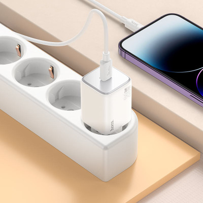 Мережевий зарядний пристрій HOCO N40 Mighty single port PD20W charger set(C to iP) White Мережевий зарядний пристрій HOCO N40 Mighty single port PD20W charger set(C to iP) White