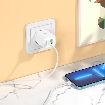 Мережевий зарядний пристрій з кабелем HOCO N28 Founder PD20W+QC3.0 charger set(C to iP) White Мережевий зарядний пристрій з кабелем HOCO N28 Founder PD20W+QC3.0 charger set(C to iP) White