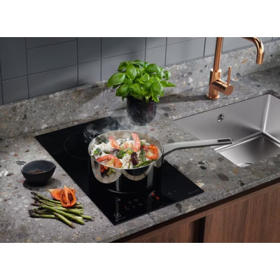 Електрична варильна поверхня Electrolux LIT30230C (6912888) Електрична варильна поверхня Electrolux LIT30230C (6912888)