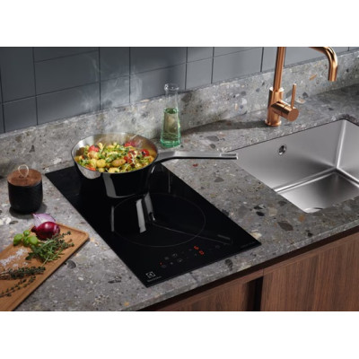 Електрична варильна поверхня Electrolux LIT30230C (6912888) Електрична варильна поверхня Electrolux LIT30230C (6912888)