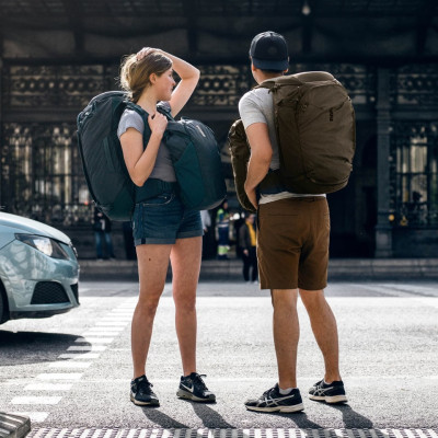 Рюкзак Thule Landmark Travel Pack 60L TLPF-260 Woman Darkest Blue (7121894) Рюкзак Thule Landmark Travel Pack 60L TLPF-260 Woman Darkest Blue (7121894)
